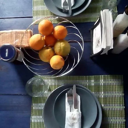 Nala's House Daire Leonídion