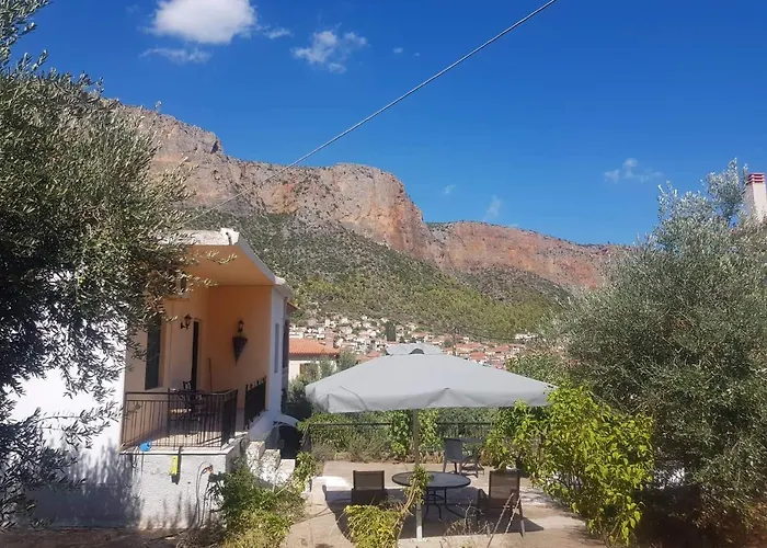 Nala's House 아파트 Leonídion